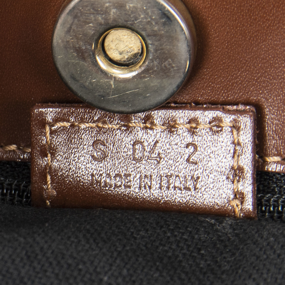 Burberry Medium Tote - Picture 9 of 9